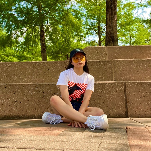 Meet your Posher, Stephanie - Picture 1 of 1